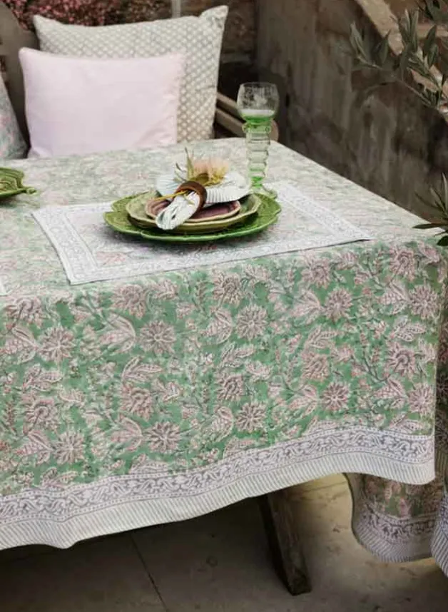 Bordsduk, Indian Summer Green Rose 150×350 cm – Chamois
