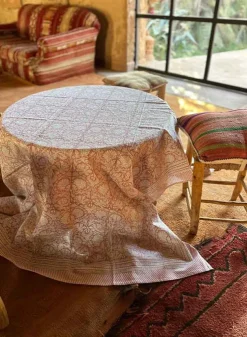Bordsduk, Paradise Rose 170×270 cm – Chamois