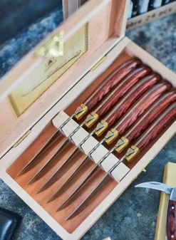 Grillknivar med valnötshandtag och mässingsdetaljer 6st – Laguiole