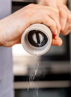 Kryddkvarn Salt och Peppar 12 cm Latte – MasterClass