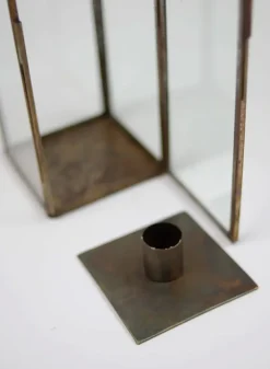 Ljuslykta Samos järn och glas H37x9 cm – O&J