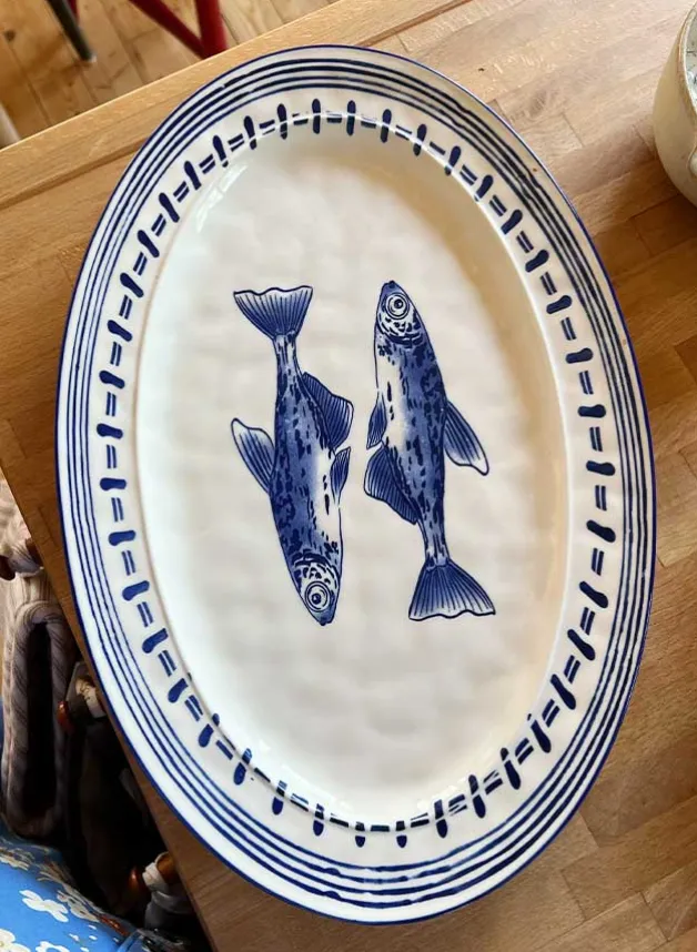 Ovalt Serveringsfat med Fiskar 38×26 cm