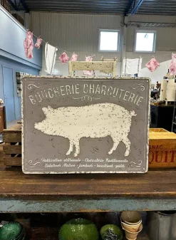 Plåtskylt Boucherie Charcuterie 91,5×70 cm