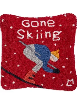 Prydnadskudde i ull ”Gone Skiing” 35×35 cm