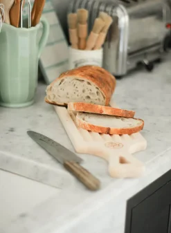 Skärbräda Bröd 42×15 cm i Bok – Leilas