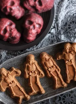 Sockerkaksform Spooky Skeleton 0,4 l – Nordic Ware